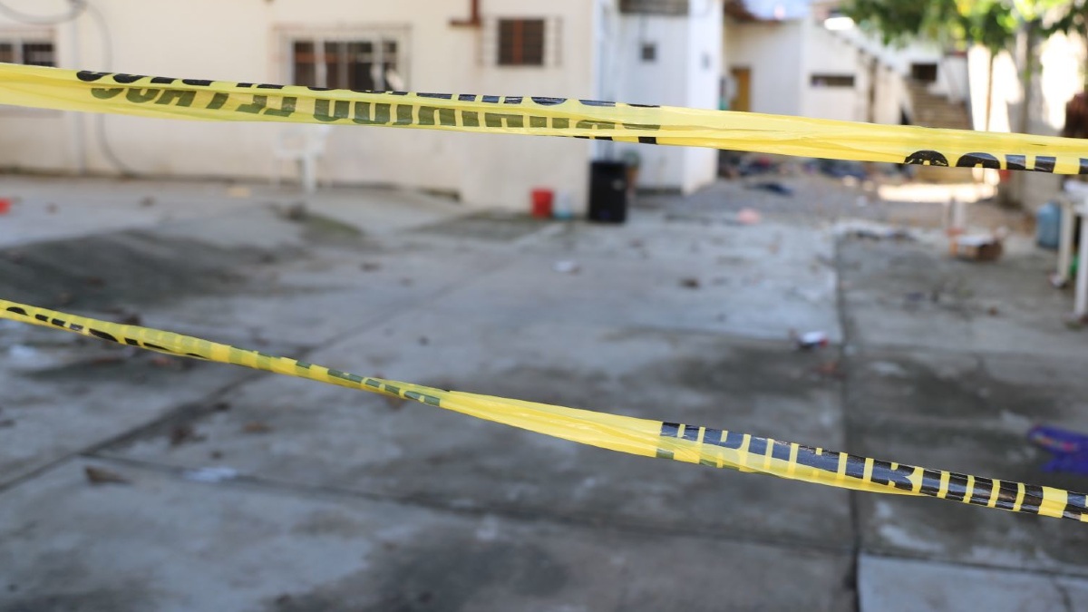 ¡Golpe al crimen en Sonora! Aseguran armas de alto calibre, autos y explosivos artesanales tras cateo en Pitiquito