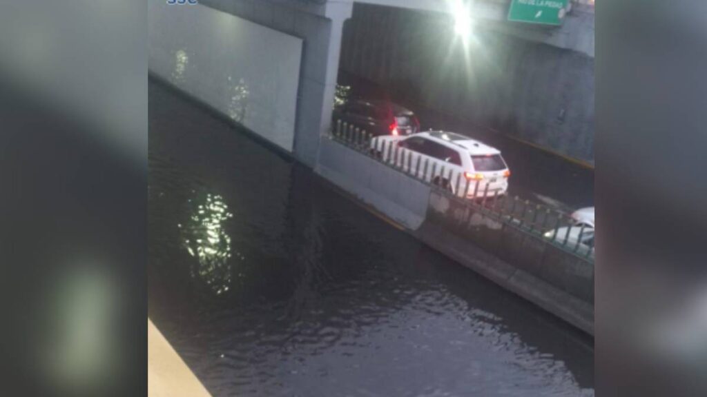 Se reportan fuertes encharcamientos tras lluvia en CDMX