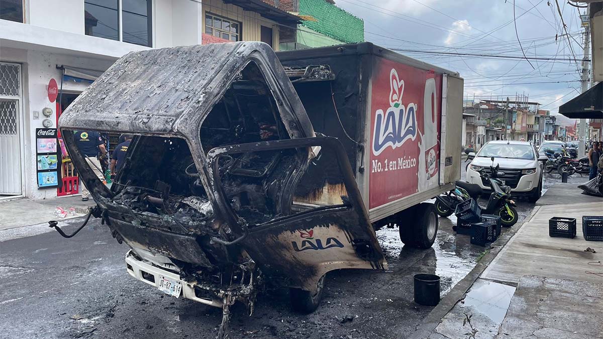 Imágenes: incendian Oxxos y vehículos en Uruapan, Michoacán