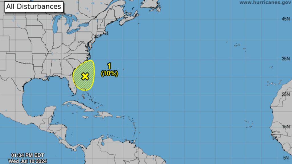 Estados Unidos vigila la zona de baja presión. Foto: NHC.