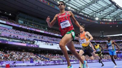 Tonatiú se metió a las semifinales de los 800m varonil