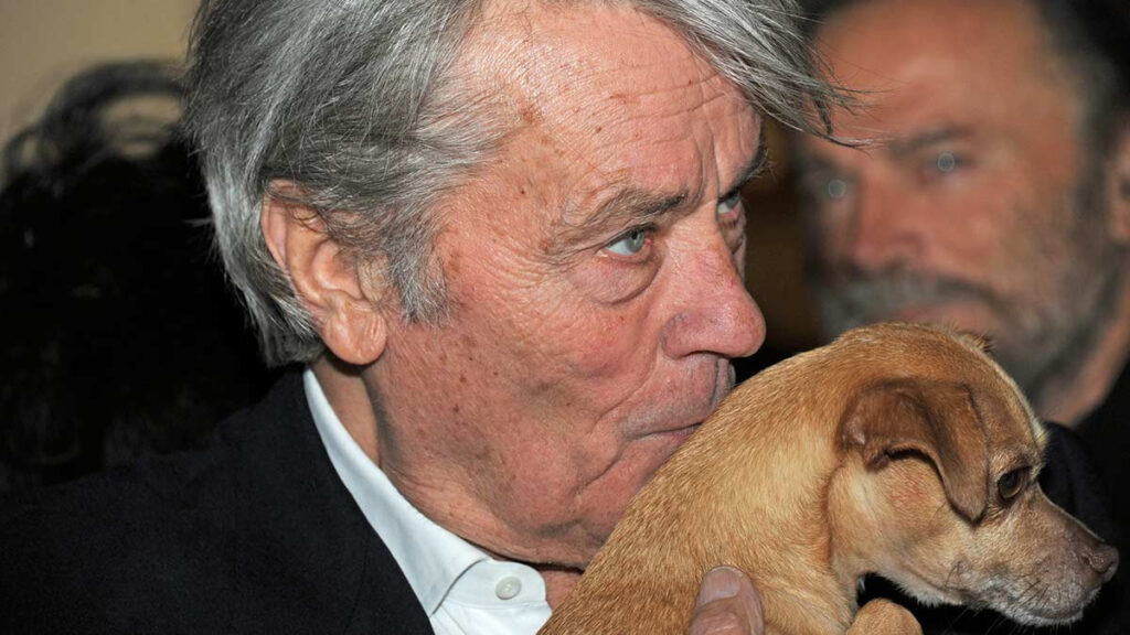 Alain Delon perro