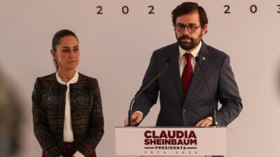 Claudia Sheinbaum nombra a Alejandro Svarch Pérez como director del IMSS-Bienestar