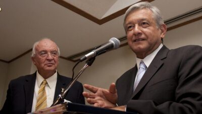 AMLO lamenta fallecimiento de José Agustín Ortiz Pinchetti, ¿quién era?