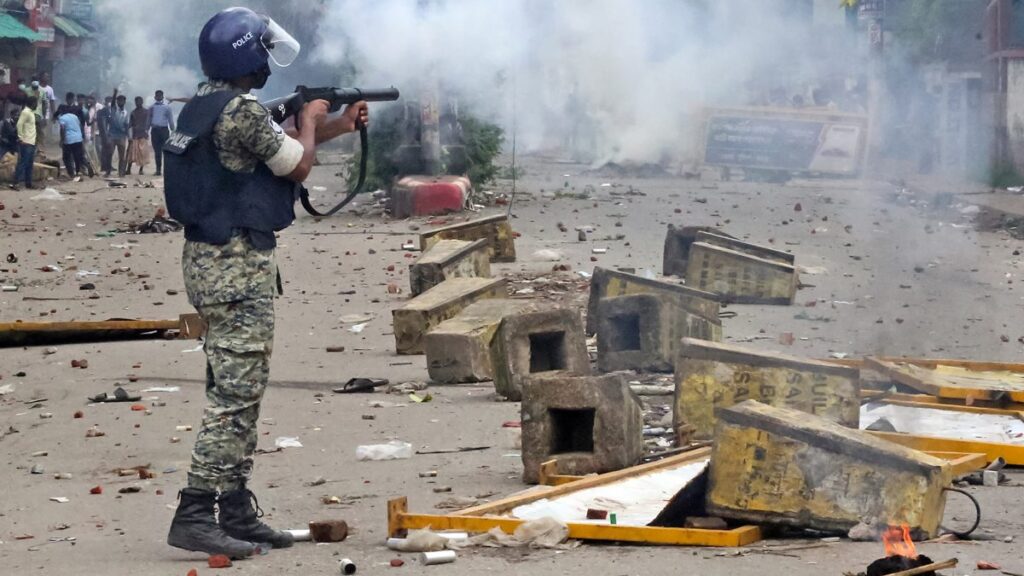 Protestas en Bangladesh han dejado al menos 300 muertos