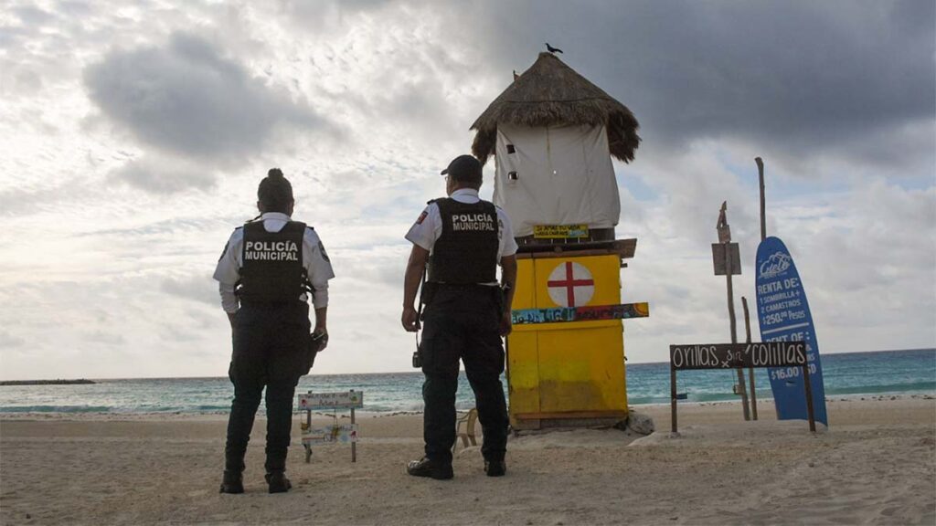 Asesinaron a un niño en una playa de Cancún.