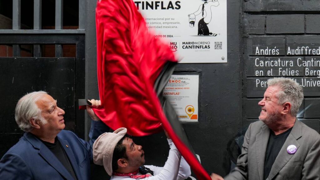 Placa conmemorativa de "Cantinflas".