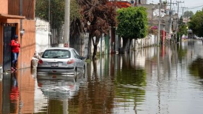 Gobernadora visita a Chalco por inundaciones