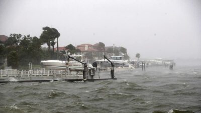 Debby toca tierra en Florida como huracán de categoría 1