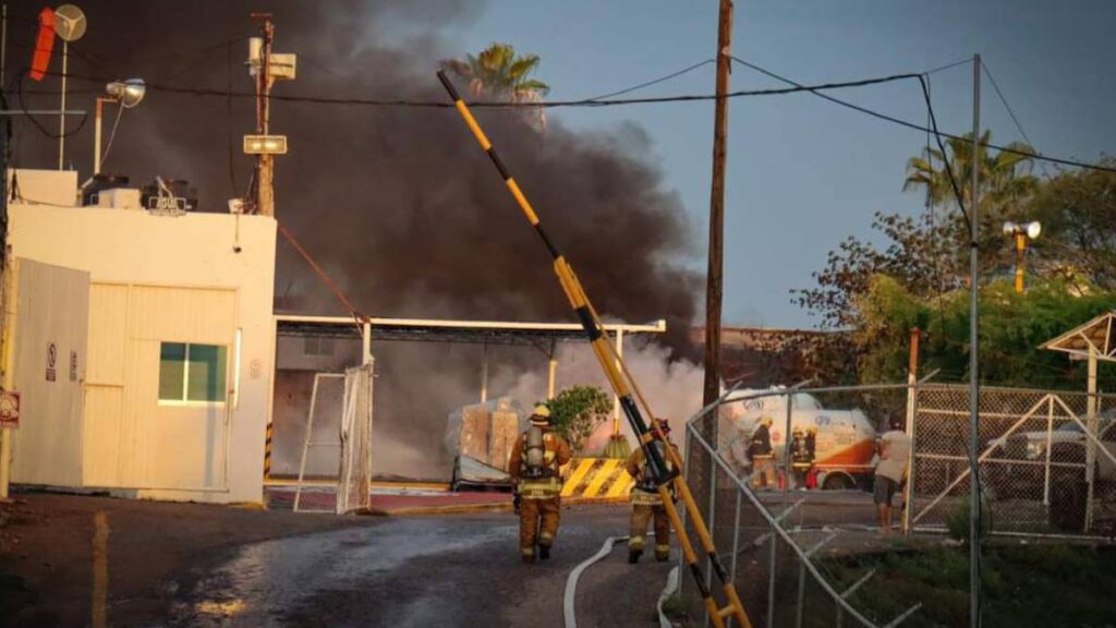 Por explosión en gasera de Culiacán evacúan a vecinos.