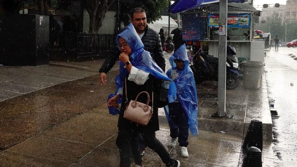 Las lluvias en México continuarán debido a tres tormentas. Foto: Cuartoscuro