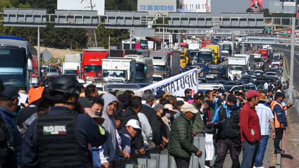 Bloqueo en la México-Toluca