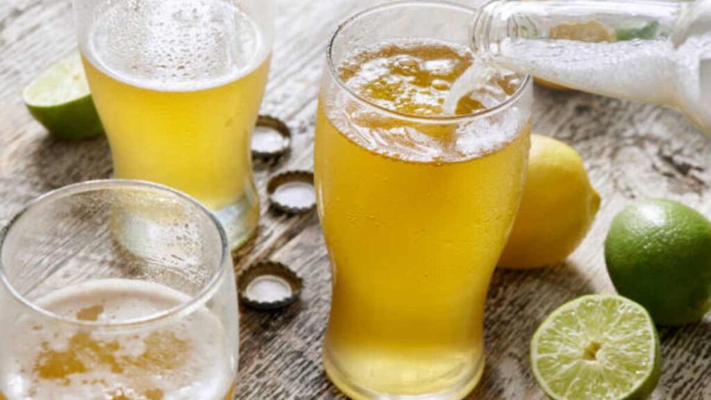 Día de la cerveza: 5 recetas de cocteles que puedes preparar con esta bebida