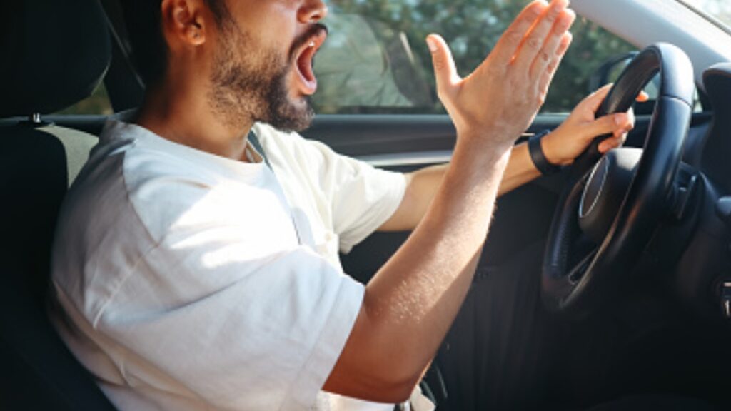 Conductor de Uber se niega a llevar a un niño solo y regaña a la mamá: “Es una irresponsabilidad”