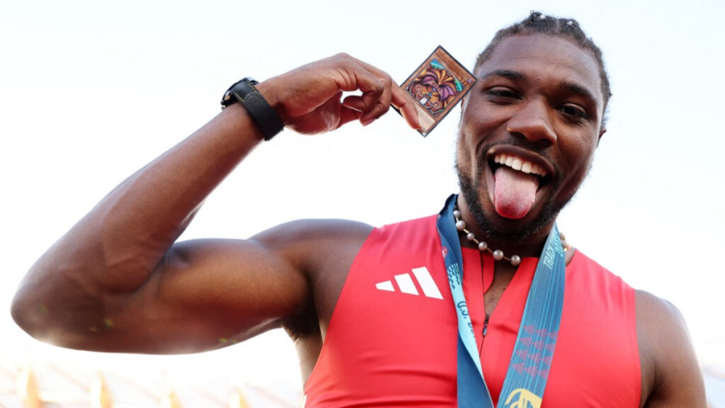 Noah Lyles presumió su tarjeta de "Yu-Gi-Oh" de Exodia