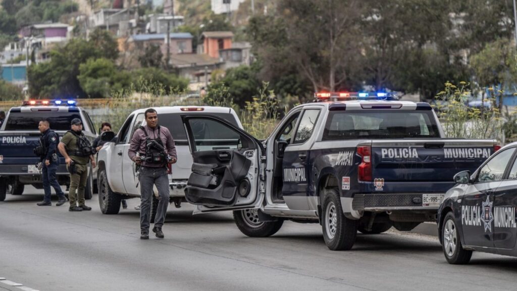 Policías en Baja California