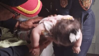 Policia Salva A Bebe De Ahogarse En Metro Merced