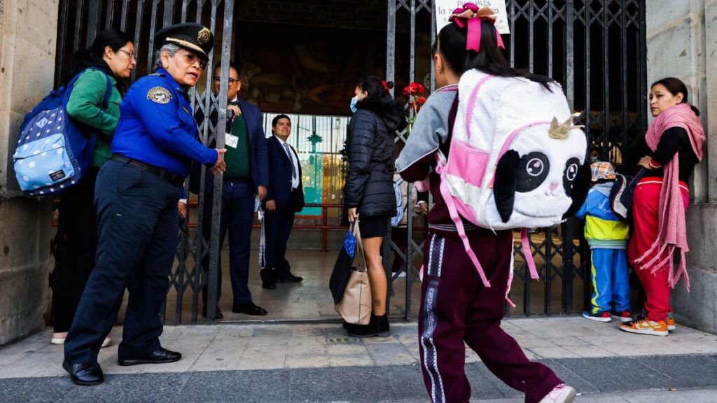 Regreso a clases en Michoacán podría posponerse; CNTE amenaza con retrasarlo