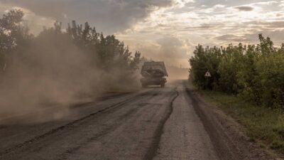 Rusia desaloja habitantes en su frontera luego de una fuerte incursión en su territorio