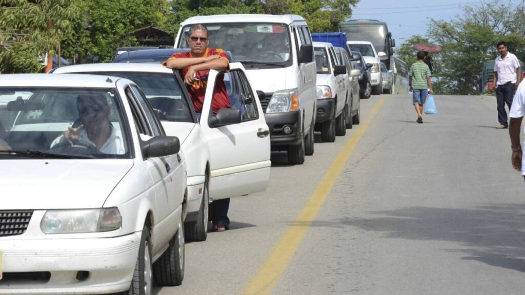 Se libera bloqueo en la carretera Acapulco – Zihuatanejo