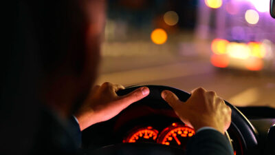 Movilidad: 7 claves para conducir tu auto de noche