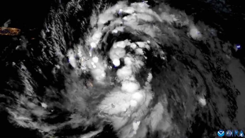 Tormenta tropical Ernesto, así se ve su trayectoria desde el espacio