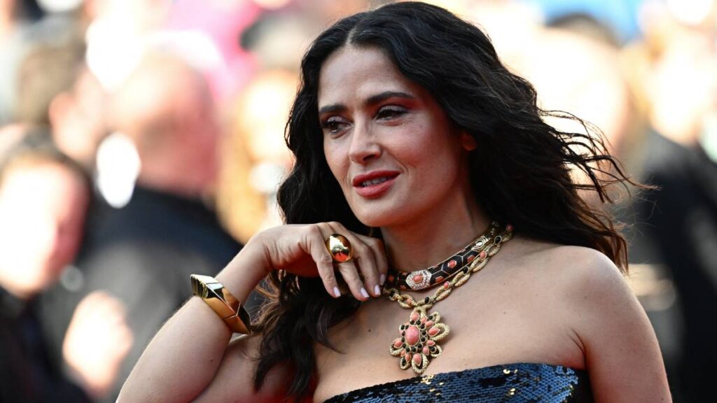 Salma Hayek comparte foto de su juventud