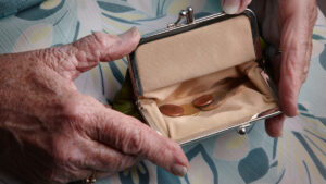 ¿Quiénes recibirán aguinaldo en 2025? Requisitos y fechas para pensionados