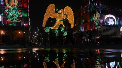 Alumbrado en el Zócalo de la CDMX