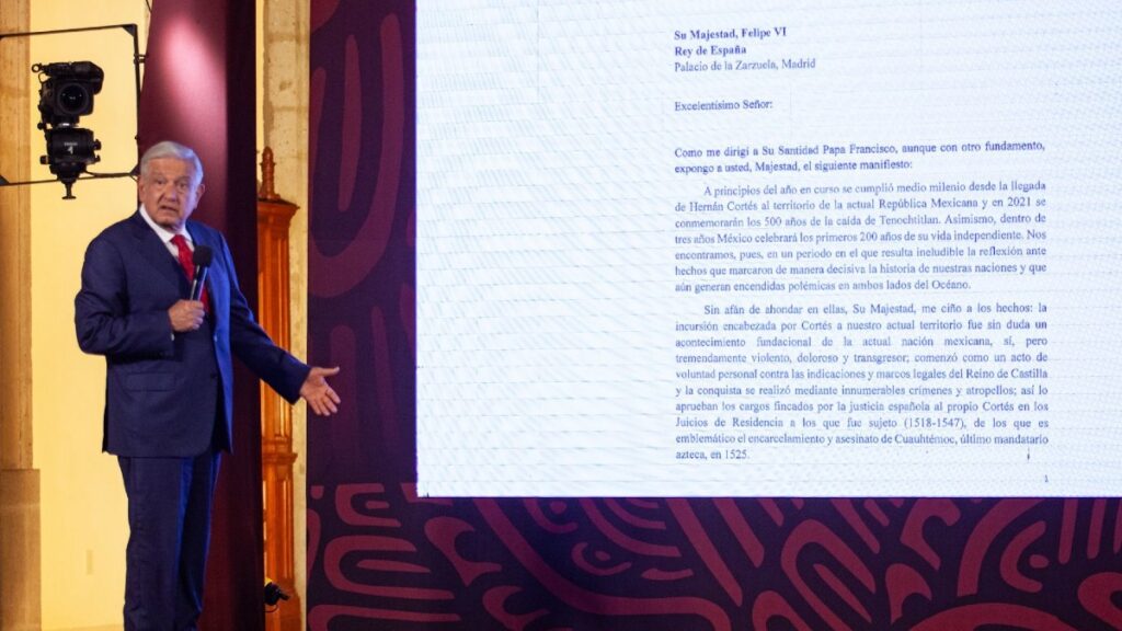 AMLO leyó la carta en su conferencia mañanera. Foto Cuartoscuro