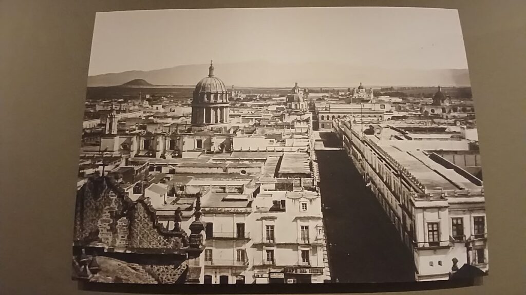 Exposición Ciudad de los palacios: Memoria del espacio urbano