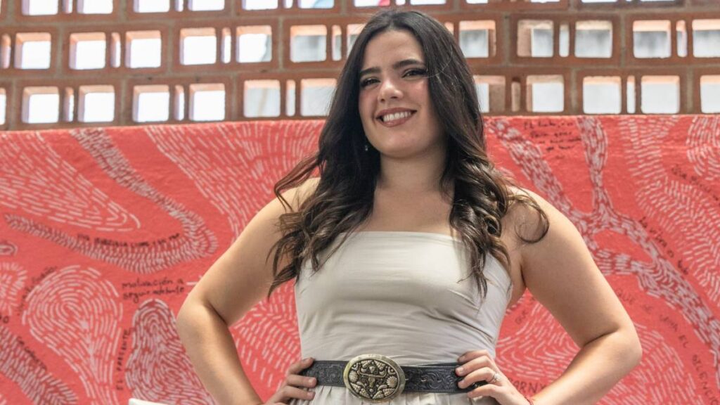 Camila Fernández rompe el silencio tras equivocarse en el Himno Nacional