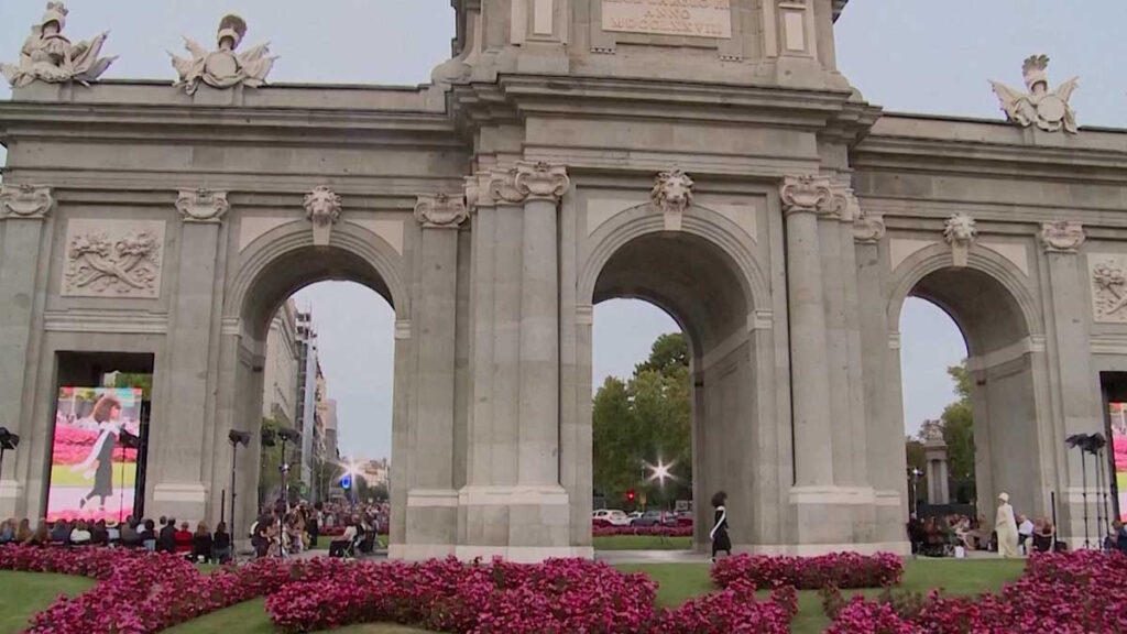 La Puerta De Alcala Semana Moda Madrid