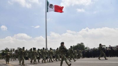 DESFILE MILITAR