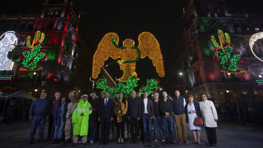 Encienden alumbrado en la CDMX por el Día de la Independencia