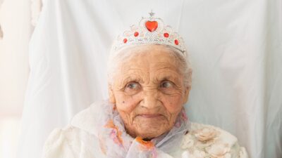 ¿Es la persona más longeva del mundo? Mujer sudafricana cumple 118 años y así celebró