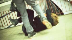 Qué ocurrió en Patio Santa Fe: farderos agreden a guardias de seguridad