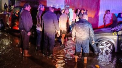 En imágenes: fuerte lluvia deja bajo el agua y sin celebración de Fiestas Patrias a Coacalco, Ecatepec y Tlalnepantla