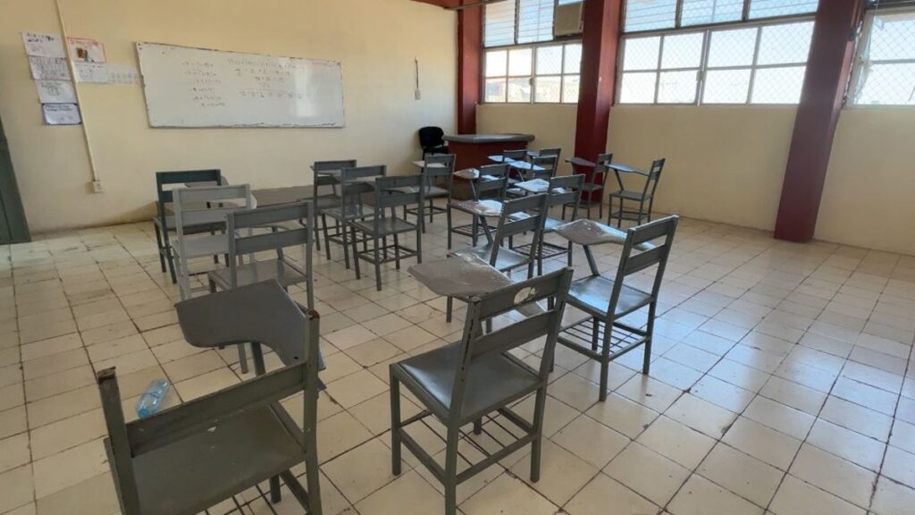 Gobierno de Sinaloa retoma clases presenciales, pero alumnos no van; persisten hechos violentos