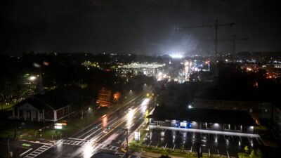 Florida de noche antes del impacto del huracán Helene.