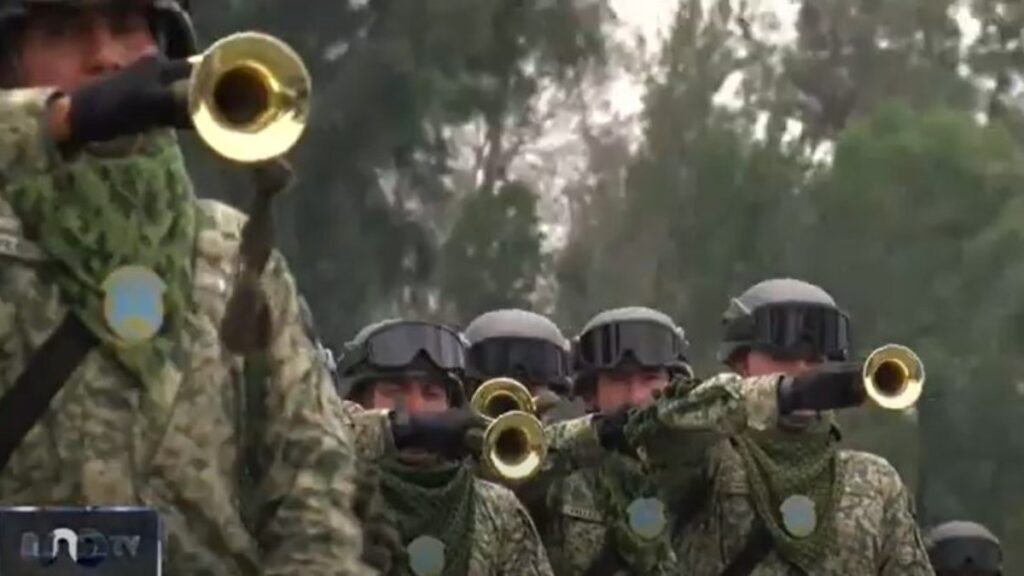 Marchas, himnos y música en el desfile militar del 16 de septiembre