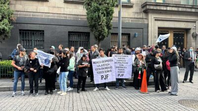 Manifestación de trabajadores del PJF la SCJN.