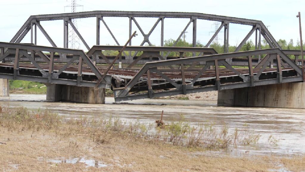 colapso-de-puente-en-vietnam-por-tifon-yagi-deja-personas-desaparecidas