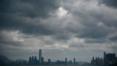 Las escuelas y el transporte público fueron cerrados por supertifón Yagi. FOTO: AFP