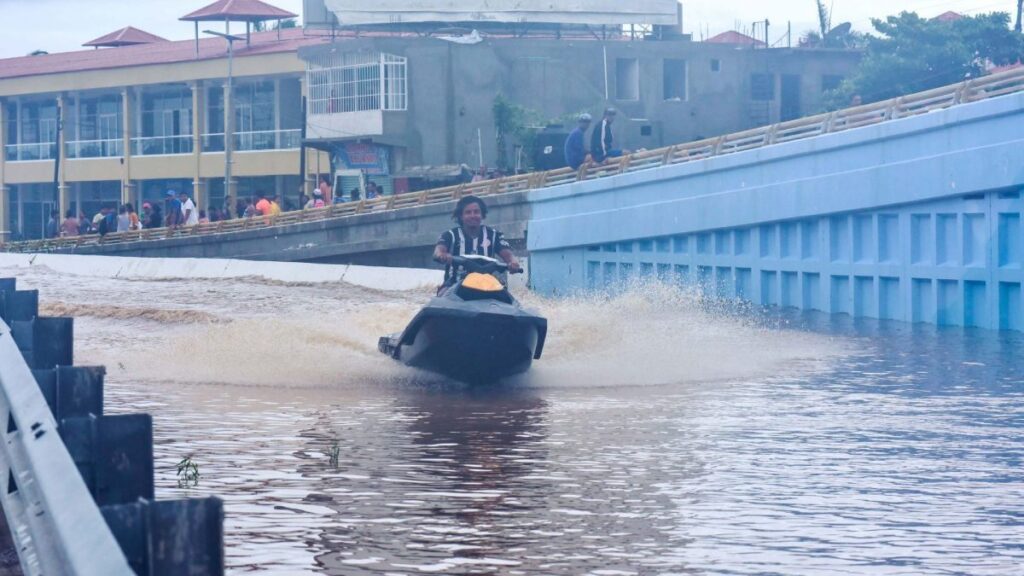 La tormenta John dejó severas inundaciones en Acapulco