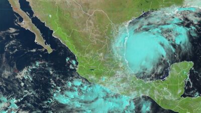 tormenta tropical Francine, en el golfo de México trayectoria