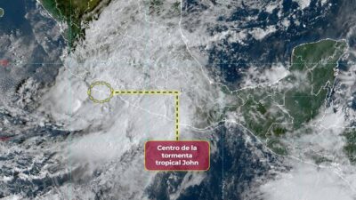 Tormenta tropical John vuelve a pegar, ahora en Aquila, Michoacán; hay destrozos en estos estados