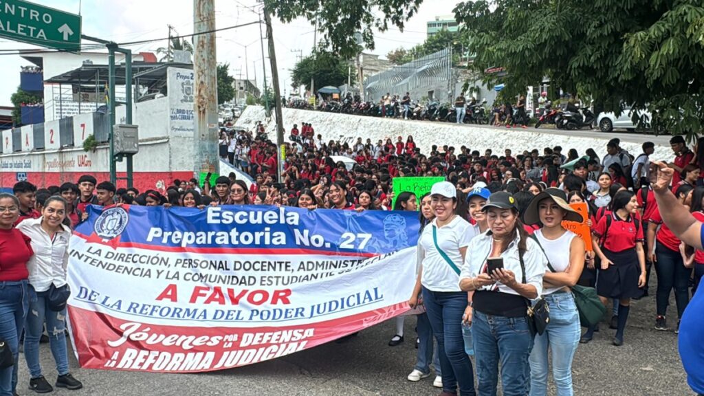 Estudiantes marchas en Guerrero por la reforma judicial