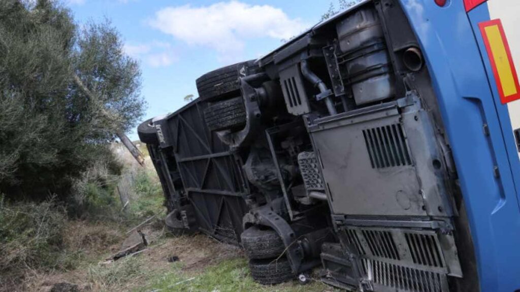 Autobús con mexicanos vuelca en Machu Pichu, Perú.