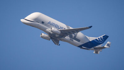 El imponente Airbus Beluga aterriza por primera vez en China: ¿avión o ballena?